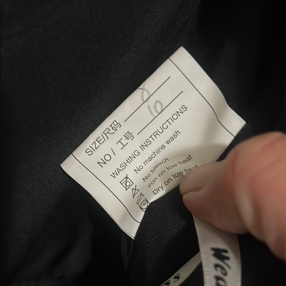 Black Plunge Neck Bishop Sleeve Gown - Picture 9 of 14